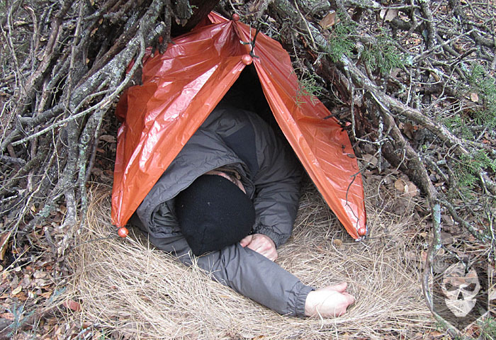 Emergency Blanket Shelter