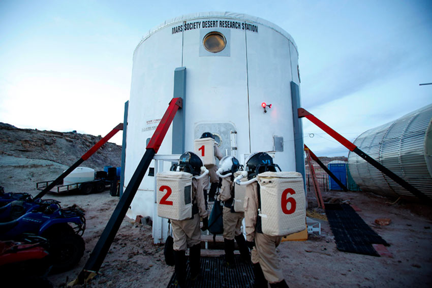 Mars Research Station photo by REUTERS/Jim Urquhart