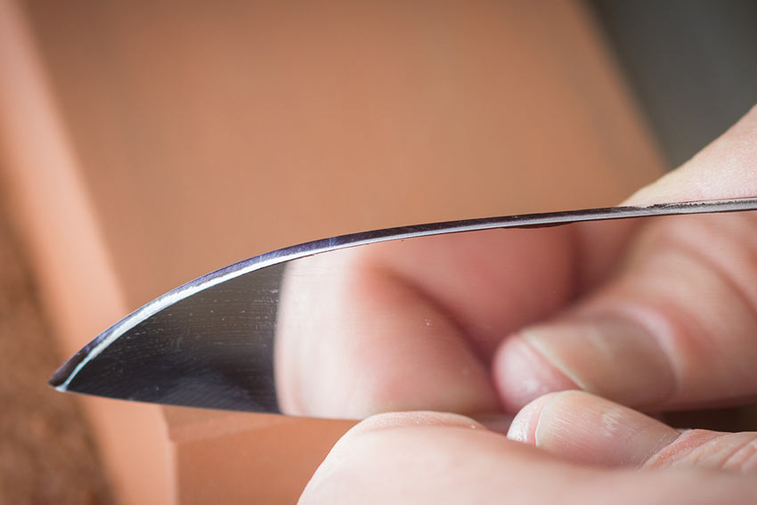 How to Sharpen a Knife while Minimizing Mistakes and Maximizing Cutting Edge Performance