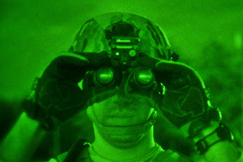 night-vision-binoculars